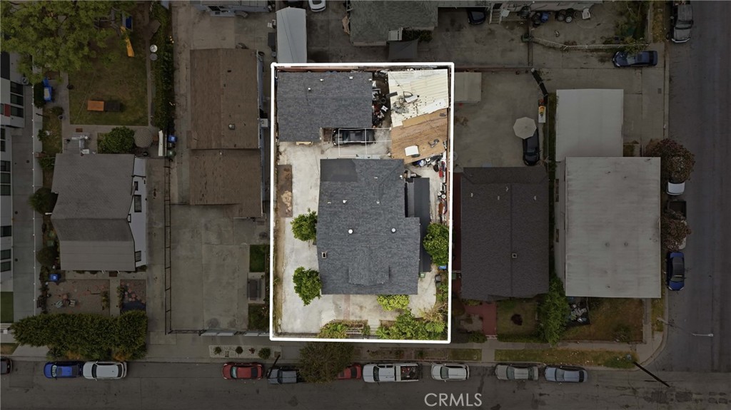 1472 W 37th St Street Property Photo 2