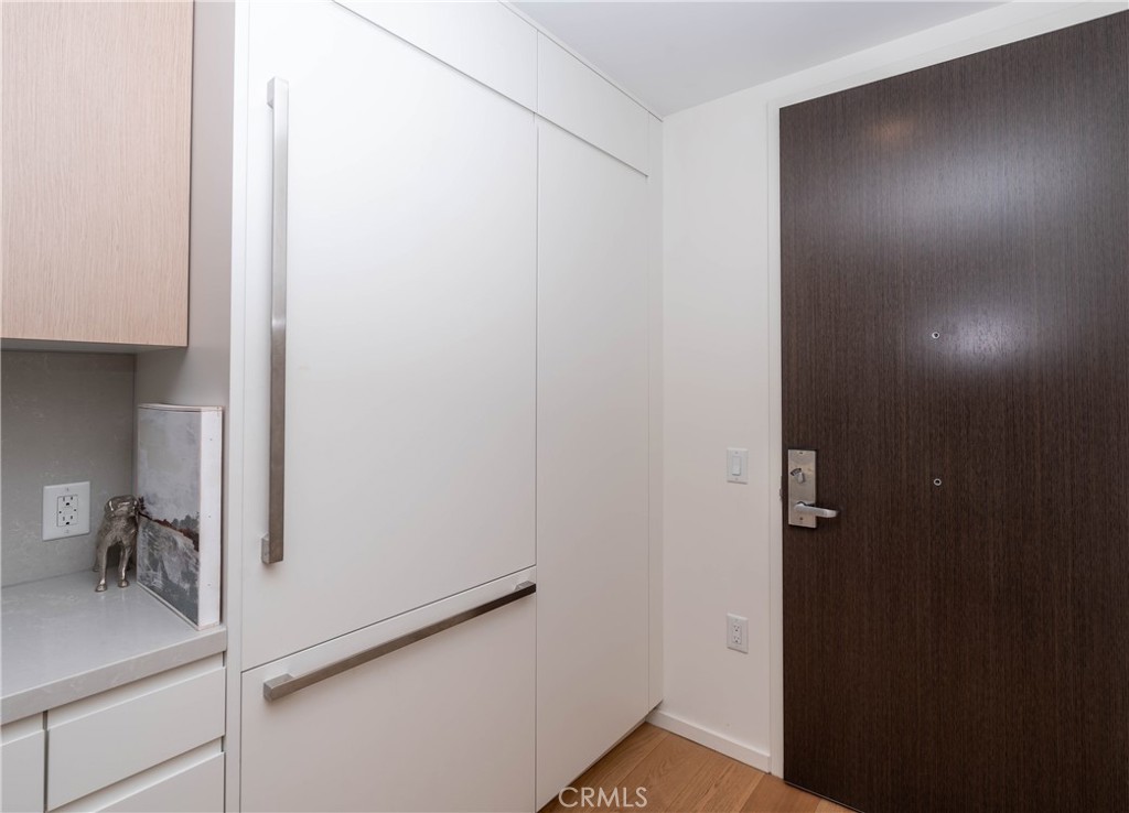 877 Francisco Street 819 Property Photo 7