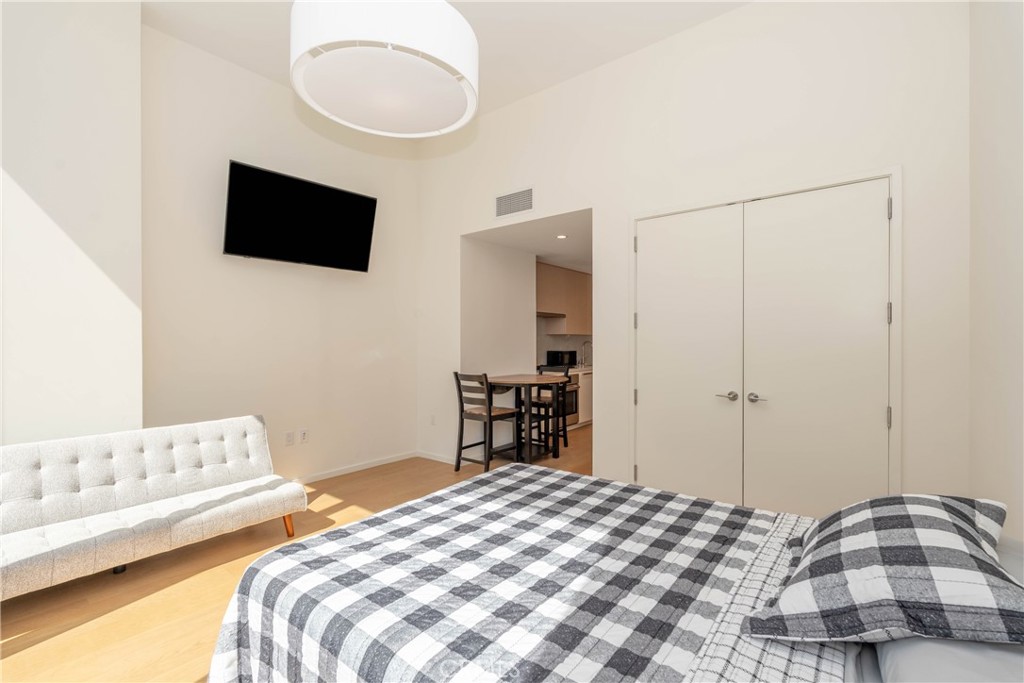 877 Francisco Street 819 Property Photo 12