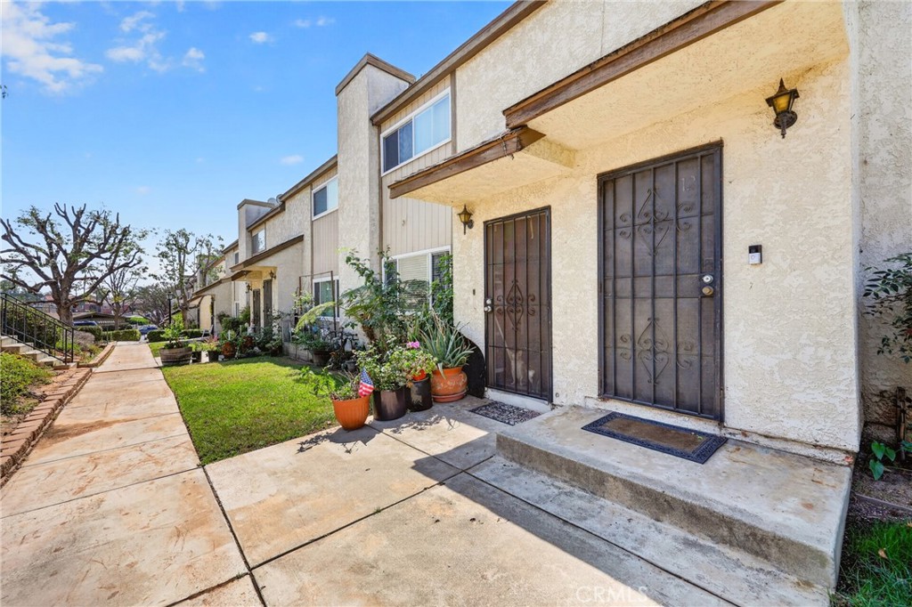 11915 Inez #12 Property Photo 1
