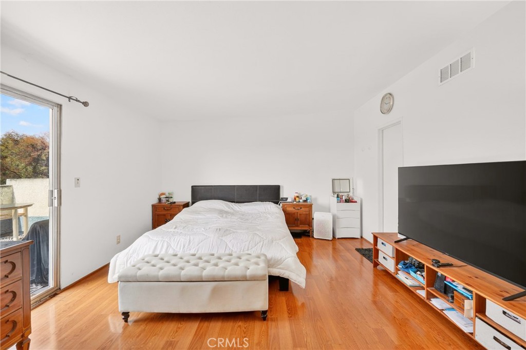 11915 Inez #12 Property Photo 12