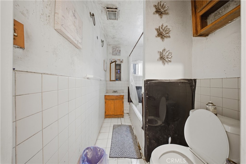 511 N Chester Property Photo 3