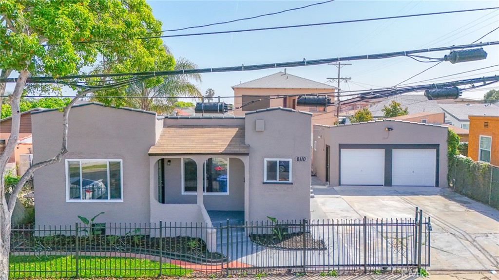 8110 S Denker Property Photo 1