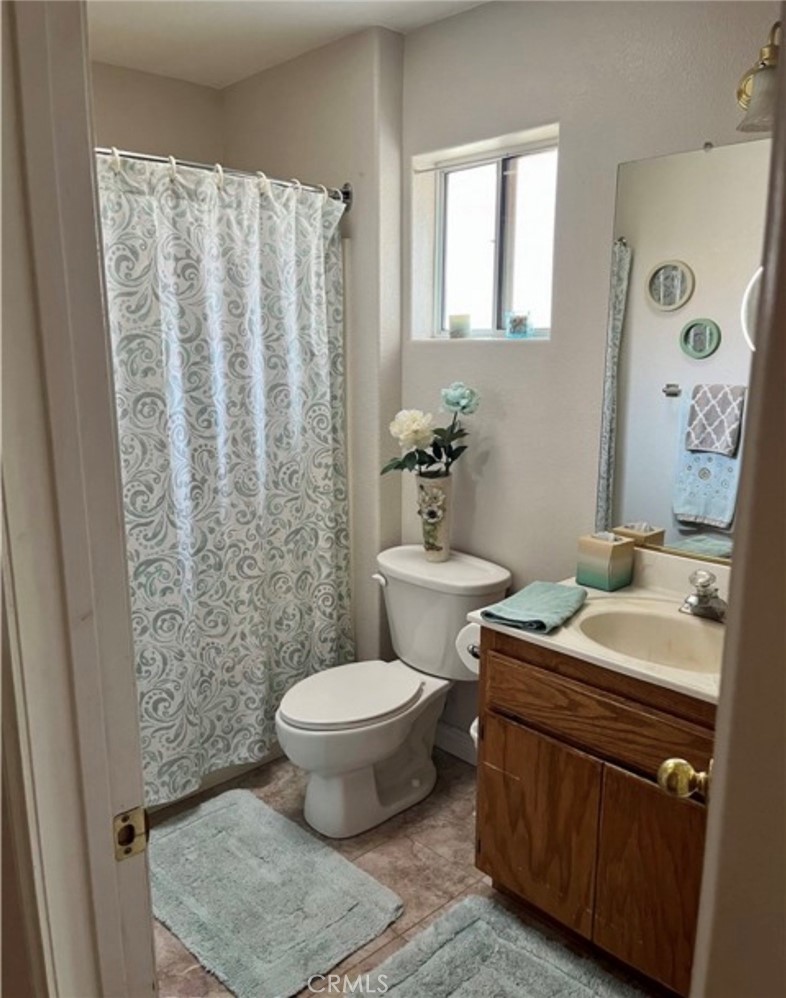 17695 Linden St Property Photo 11
