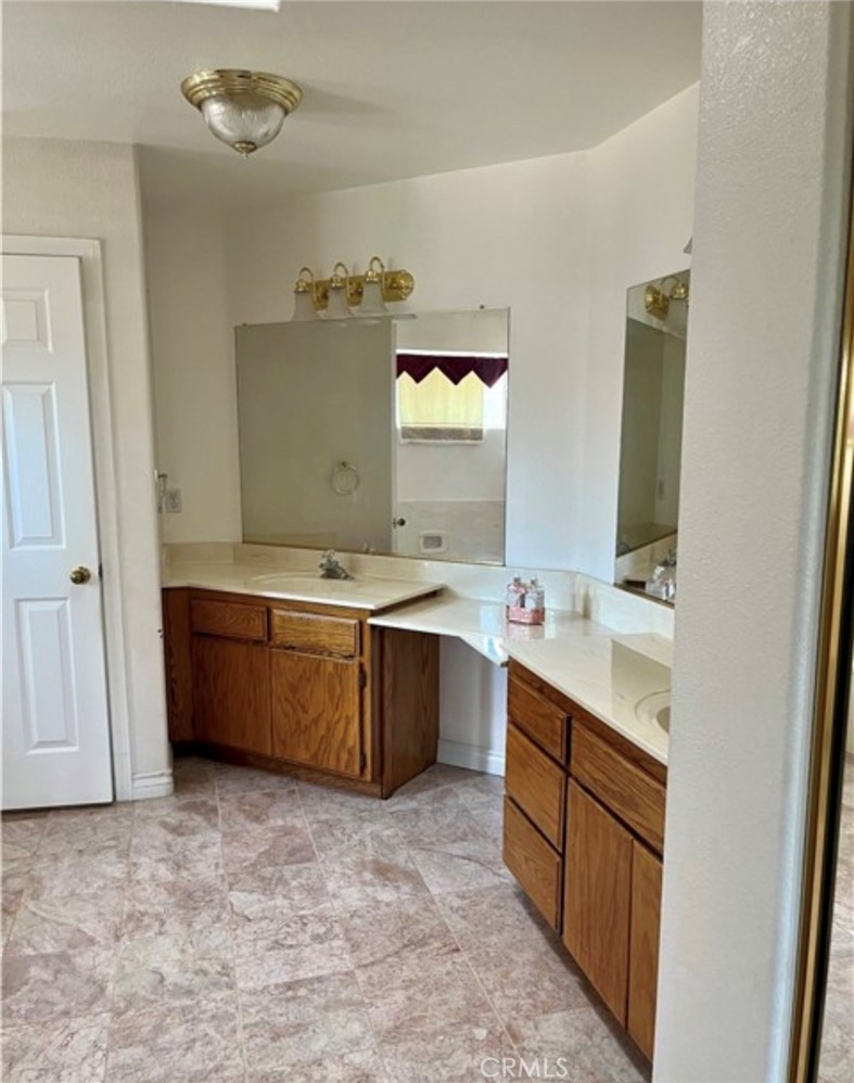 17695 Linden St Property Photo 16