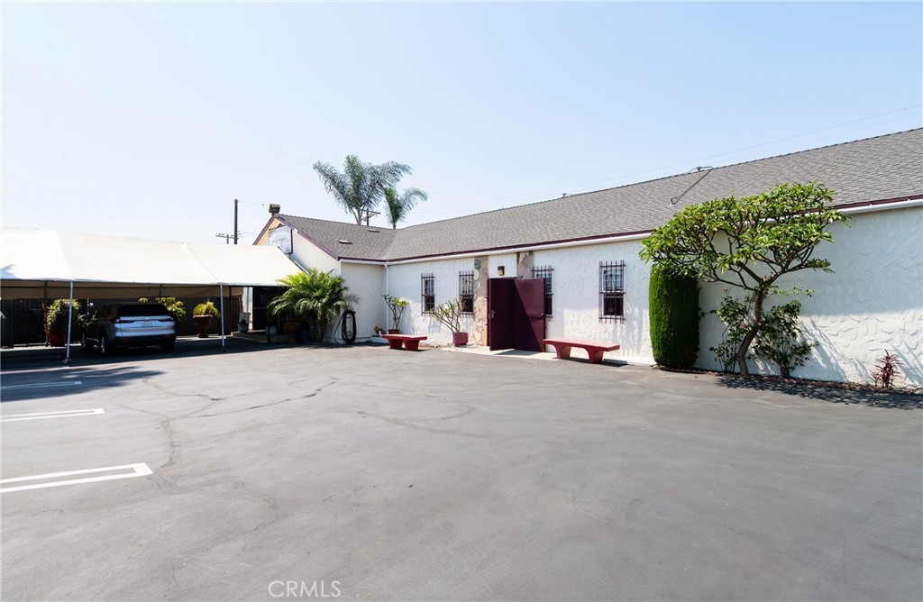 147 E Rosecrans Avenue Property Photo 10