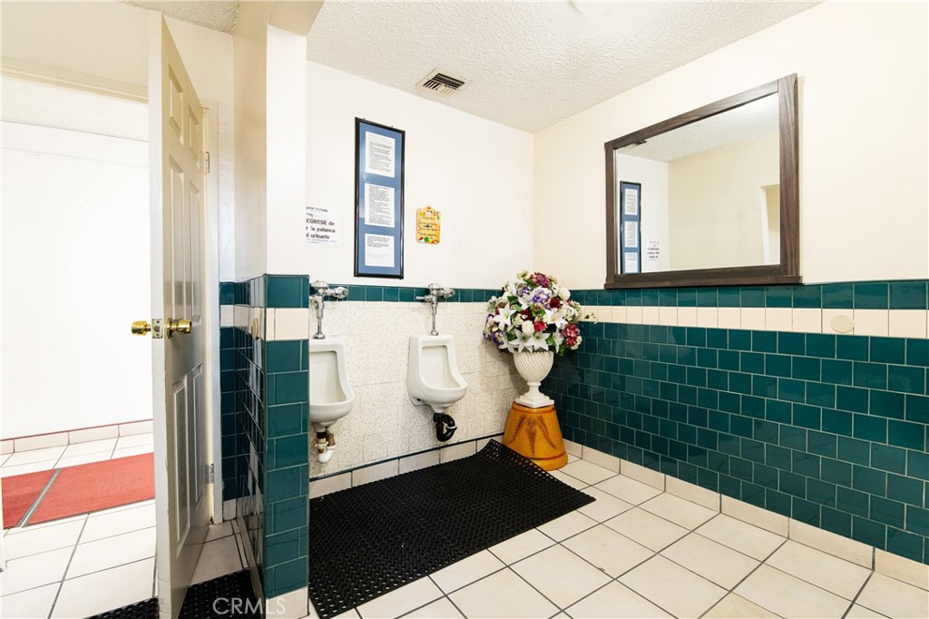 147 E Rosecrans Avenue Property Photo 17