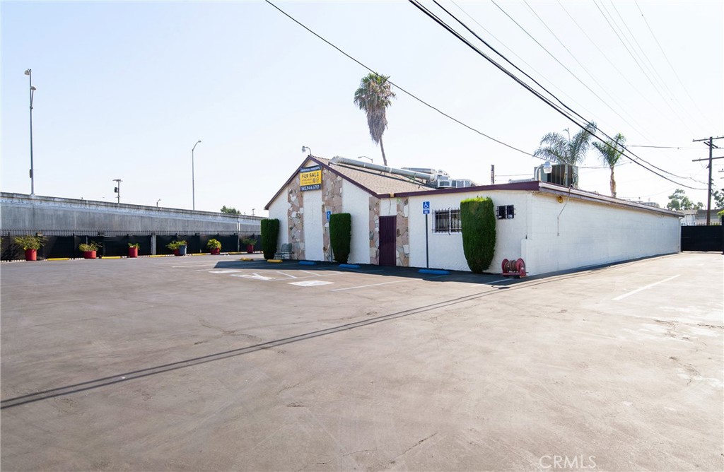 147 E Rosecrans Avenue Property Photo 31