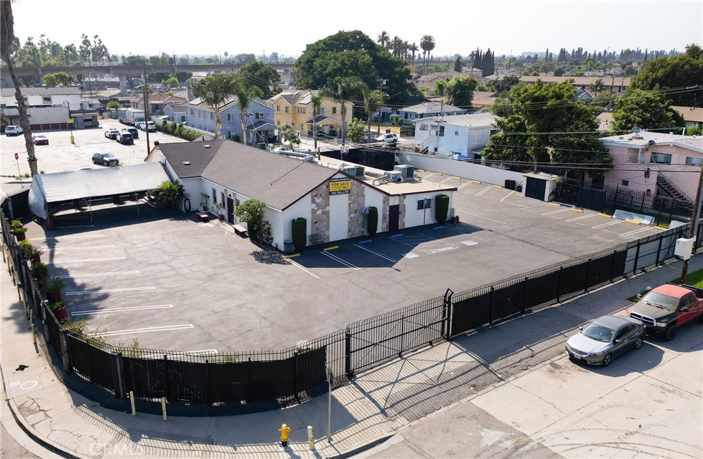 147 E Rosecrans Avenue Property Photo 34