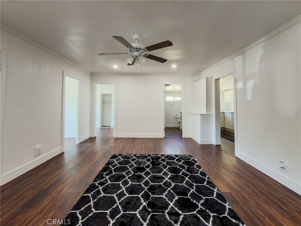 112 Crystal St Property Photo 2