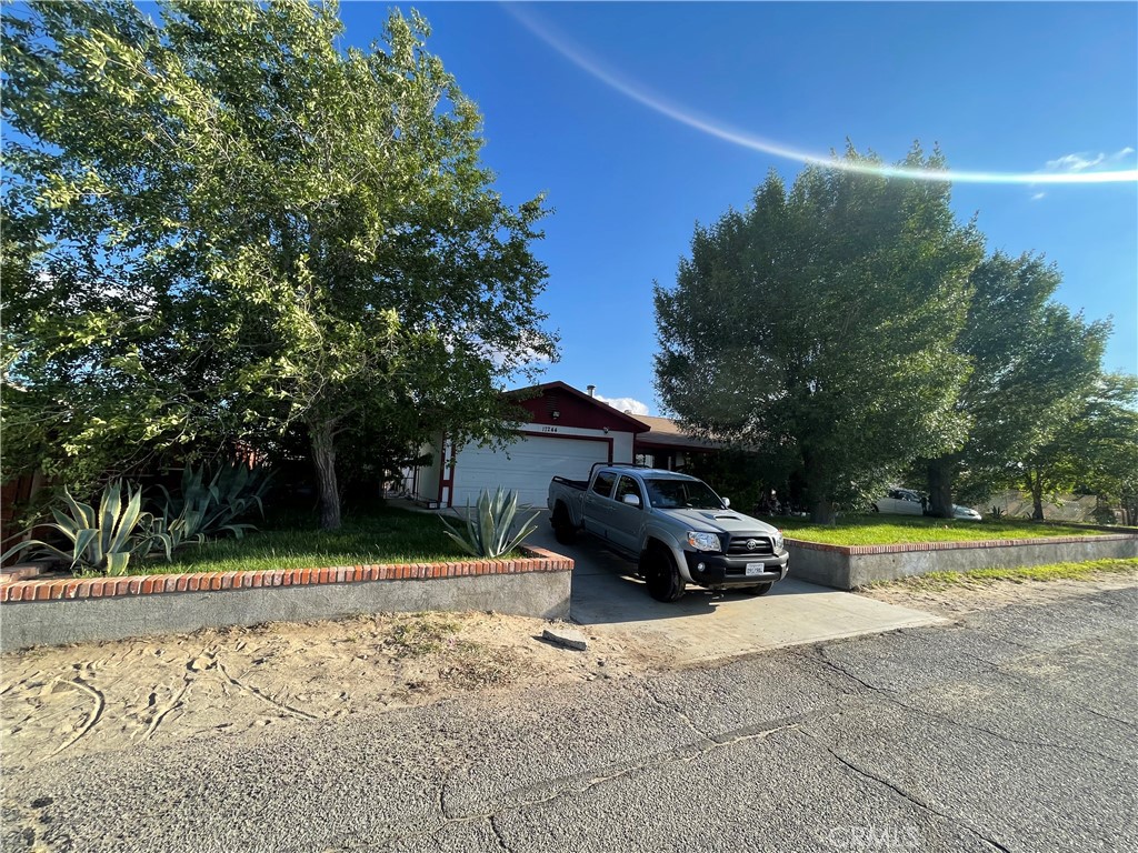 17244 Newmont Ave Property Photo 1