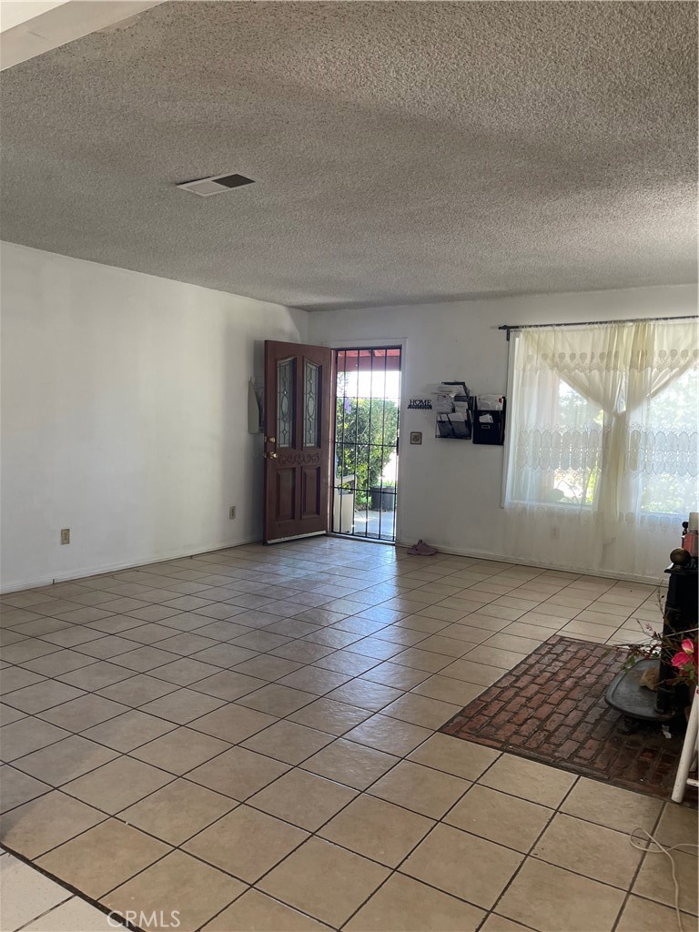 17244 Newmont Ave Property Photo 6