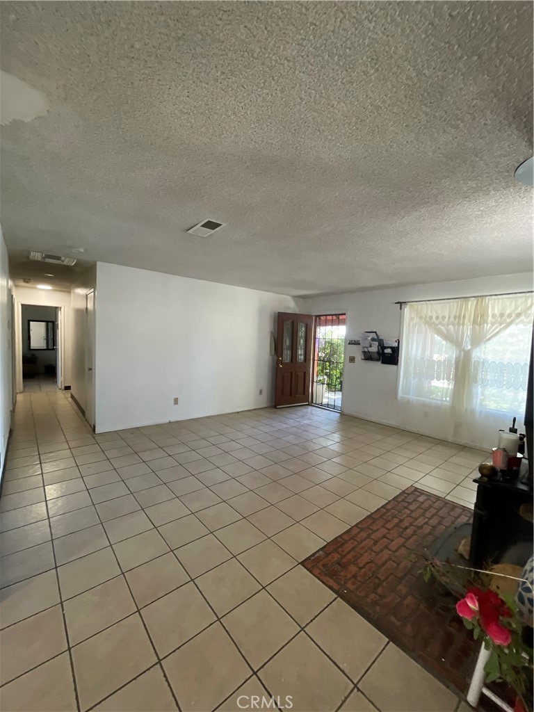 17244 Newmont Ave Property Photo 8