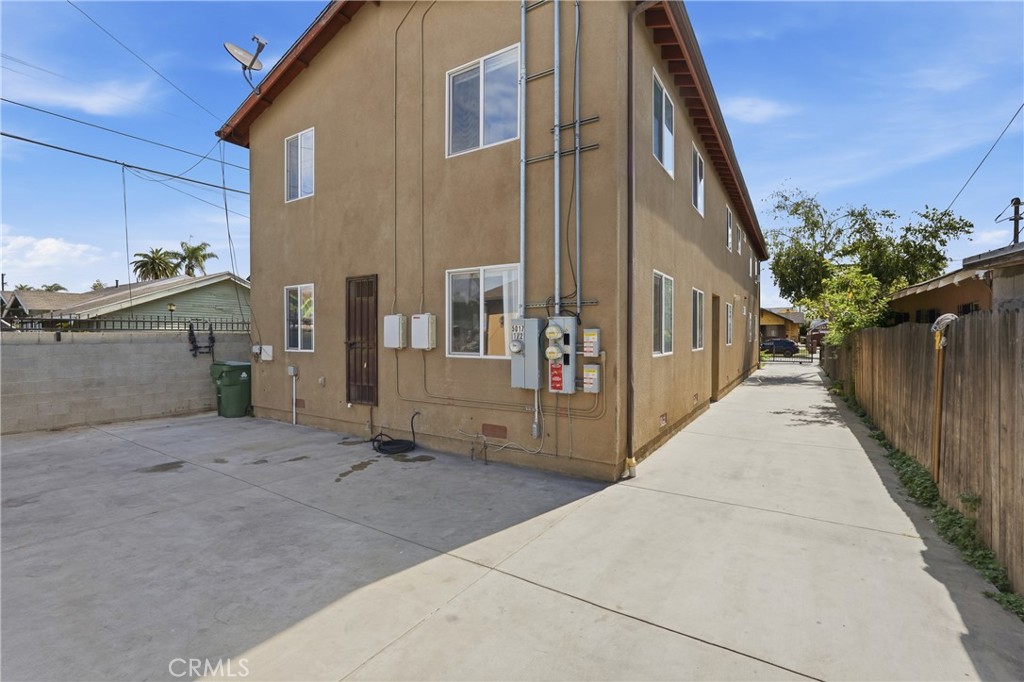 5017 Halldale Avenue 2 Property Photo 23