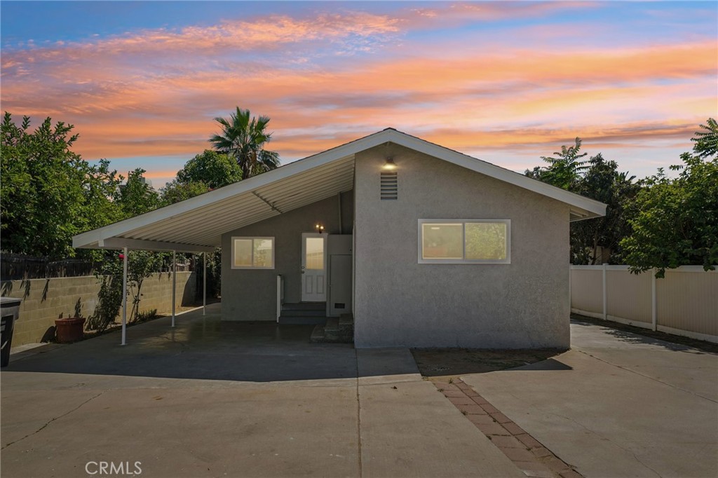 2743 12th Street Property Photo 3