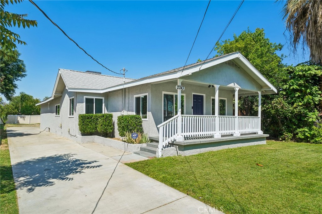 2743 12th Street Property Photo 4
