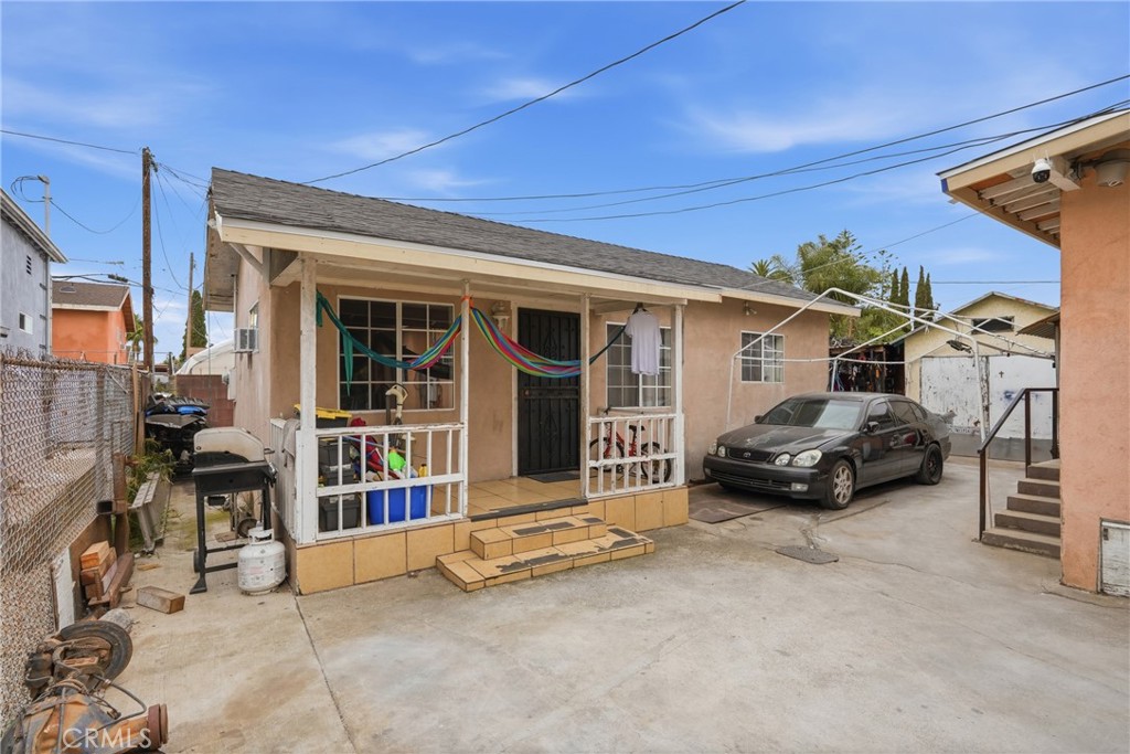 1472 W 37th Street Property Photo 8