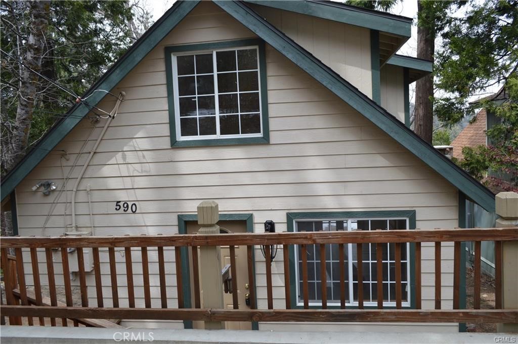 590 Rose Property Photo 1