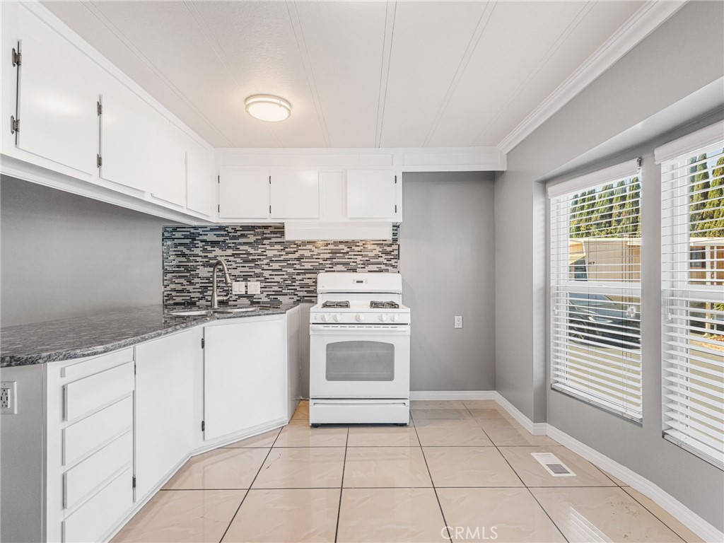 8111 Stanford 138 Property Photo 16