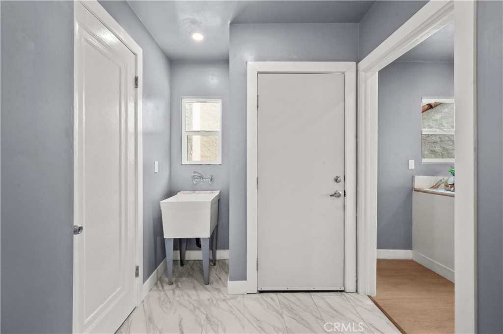 2049 W 71st Street Property Photo 16