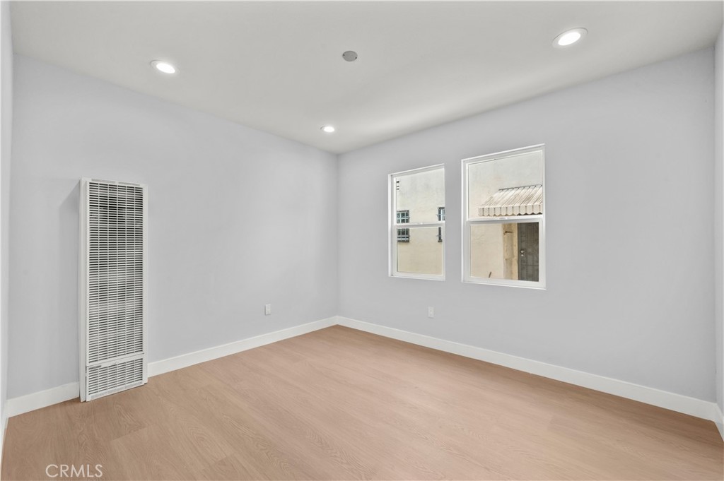 2049 W 71st Street Property Photo 18