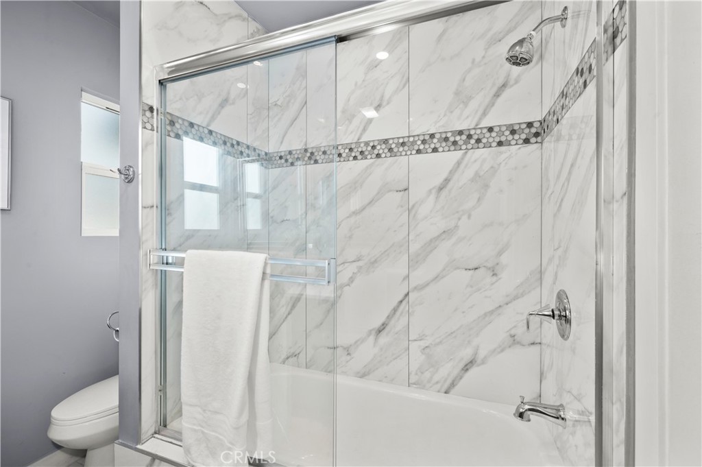 2049 W 71st Street Property Photo 23