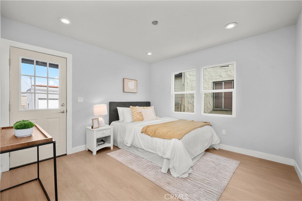 2049 W 71st Street Property Photo 24