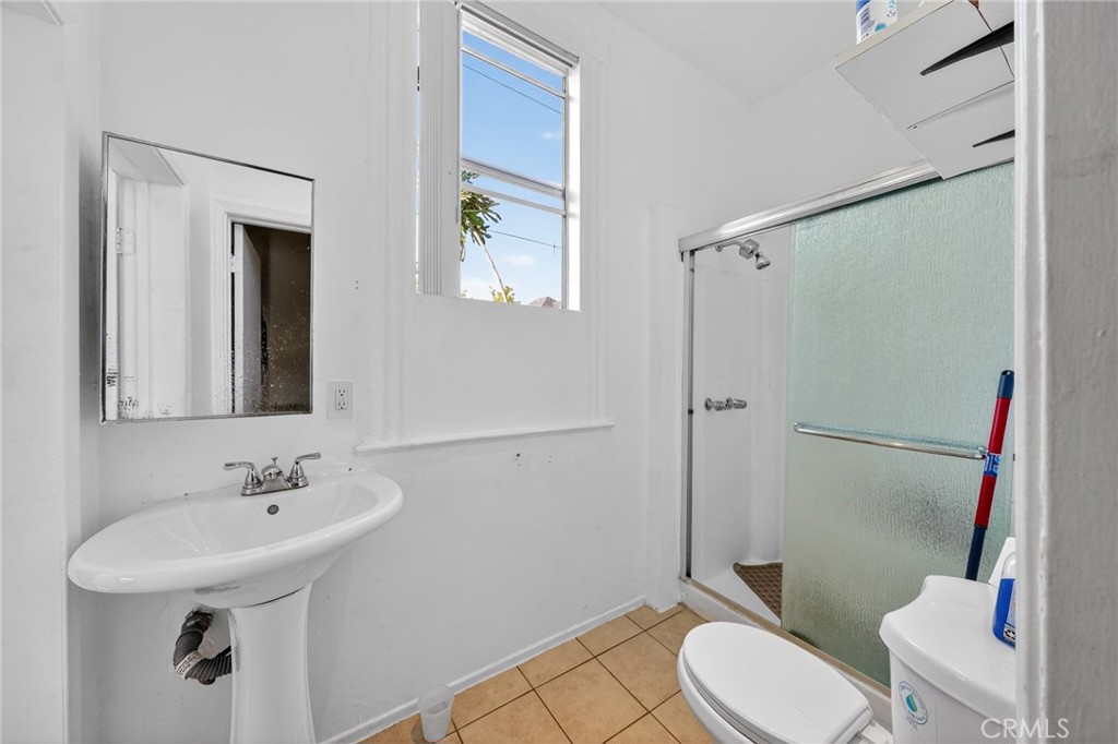 1153 S Westlake Property Photo 6