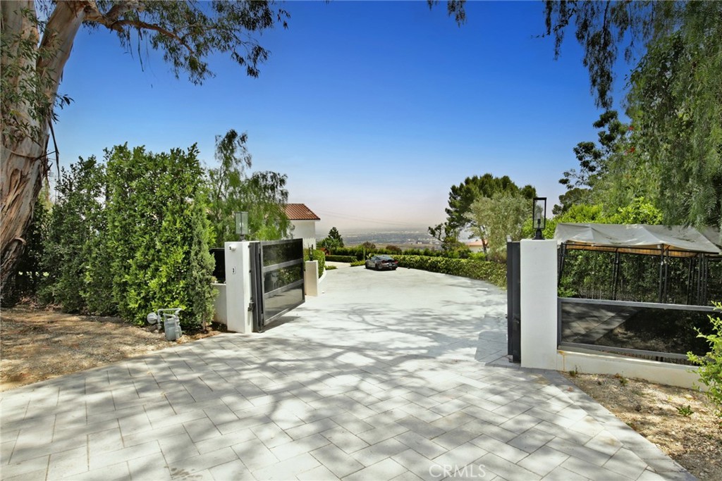 3808 Palos Verdes E Property Photo 8