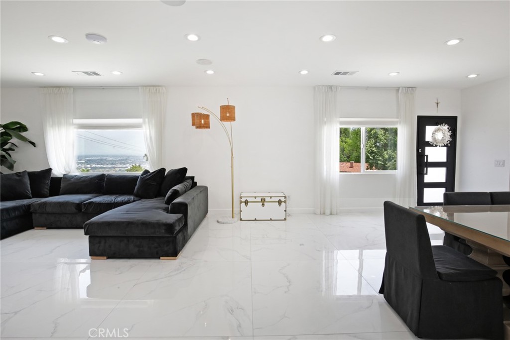 3808 Palos Verdes E Property Photo 13