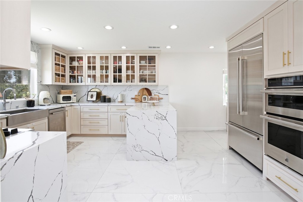 3808 Palos Verdes E Property Photo 15