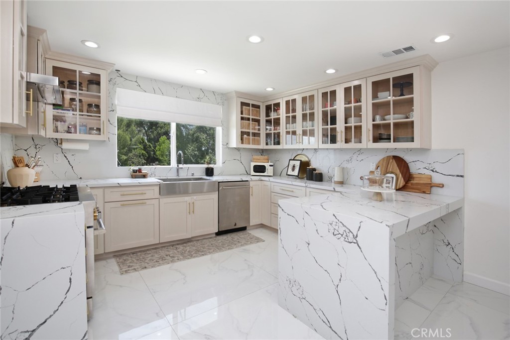 3808 Palos Verdes E Property Photo 16