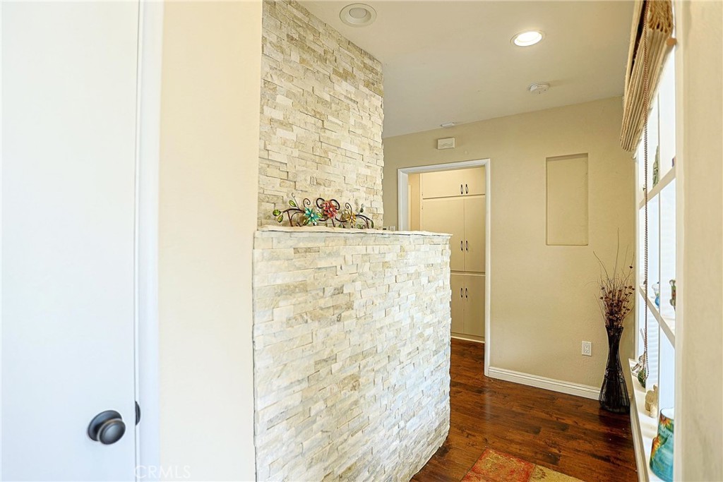 5621 Fallsgrove Property Photo 2