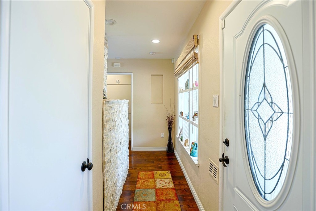 5621 Fallsgrove Property Photo 3