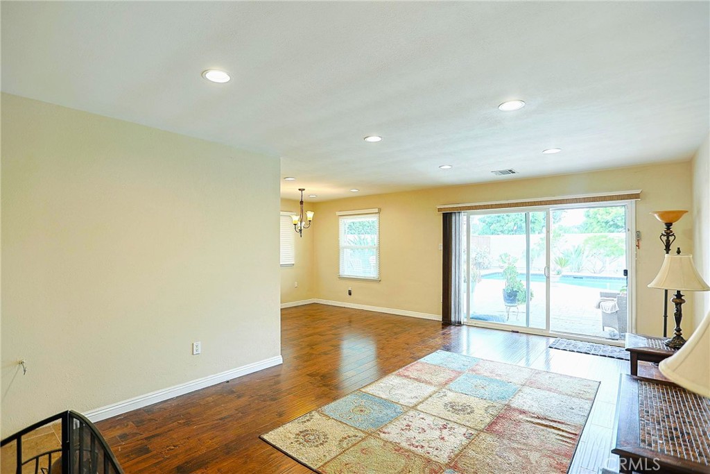 5621 Fallsgrove Property Photo 5