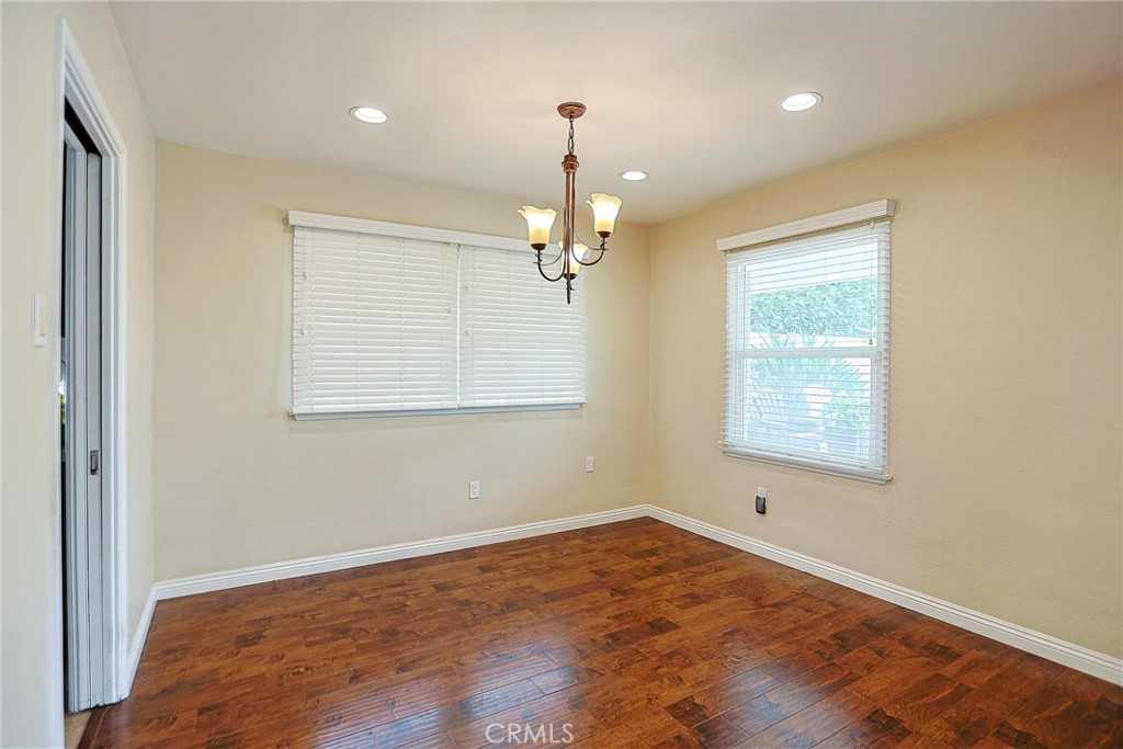 5621 Fallsgrove Property Photo 8