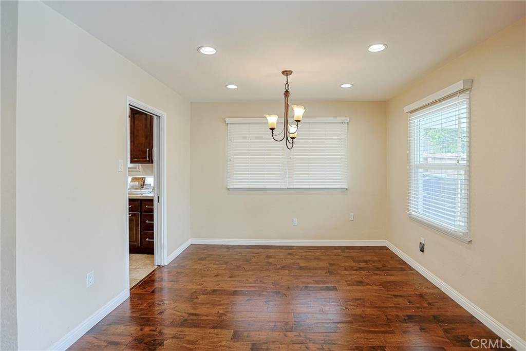 5621 Fallsgrove Property Photo 9