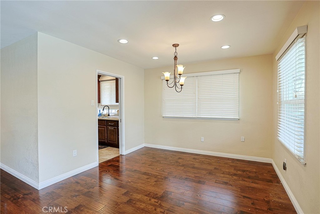 5621 Fallsgrove Property Photo 10