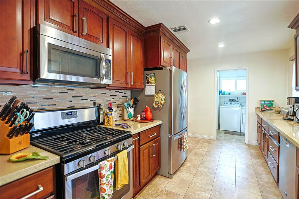5621 Fallsgrove Property Photo 11