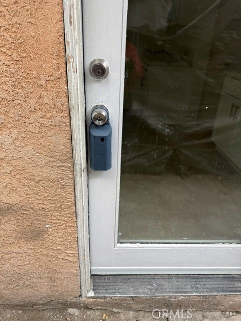 300 E 42nd Place Property Photo 9