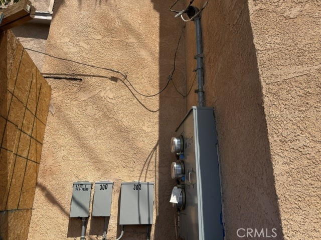 300 E 42nd Place Property Photo 16