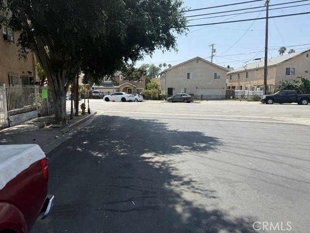 300 E 42nd Place Property Photo 18