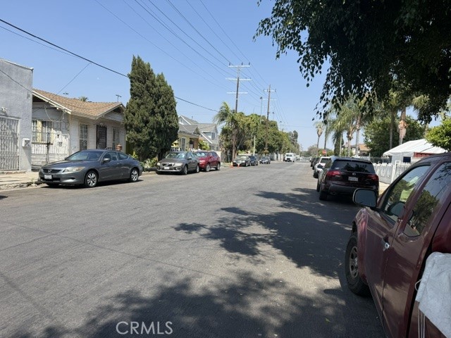 300 E 42nd Place Property Photo 19