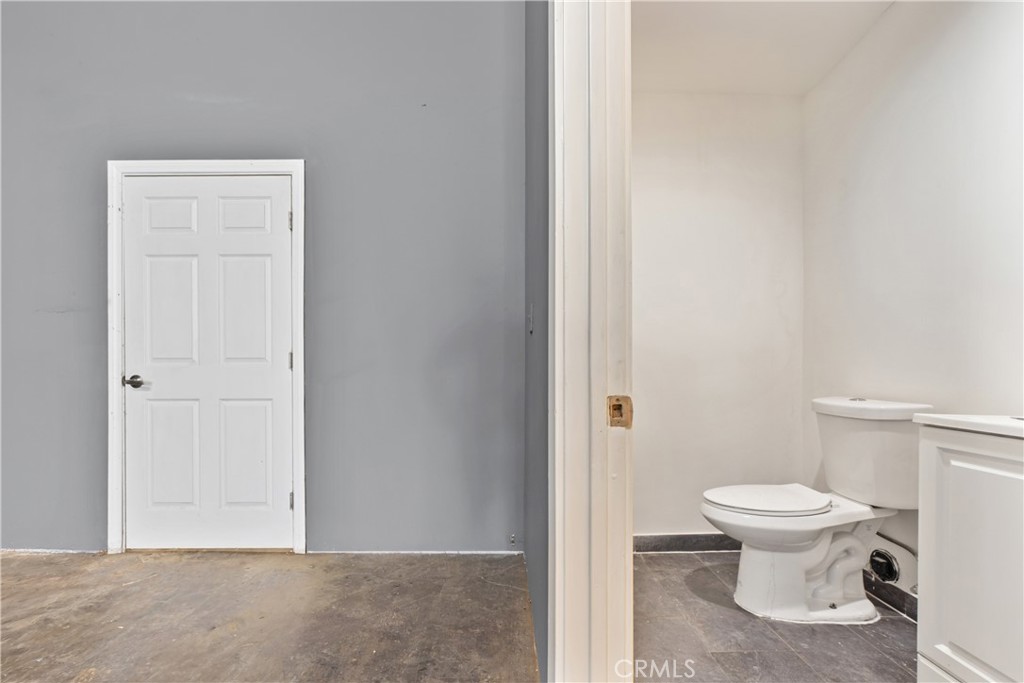 6412 Whittier Property Photo 5