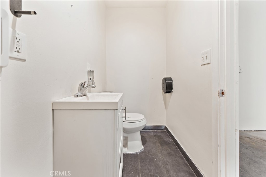 6412 Whittier Property Photo 23