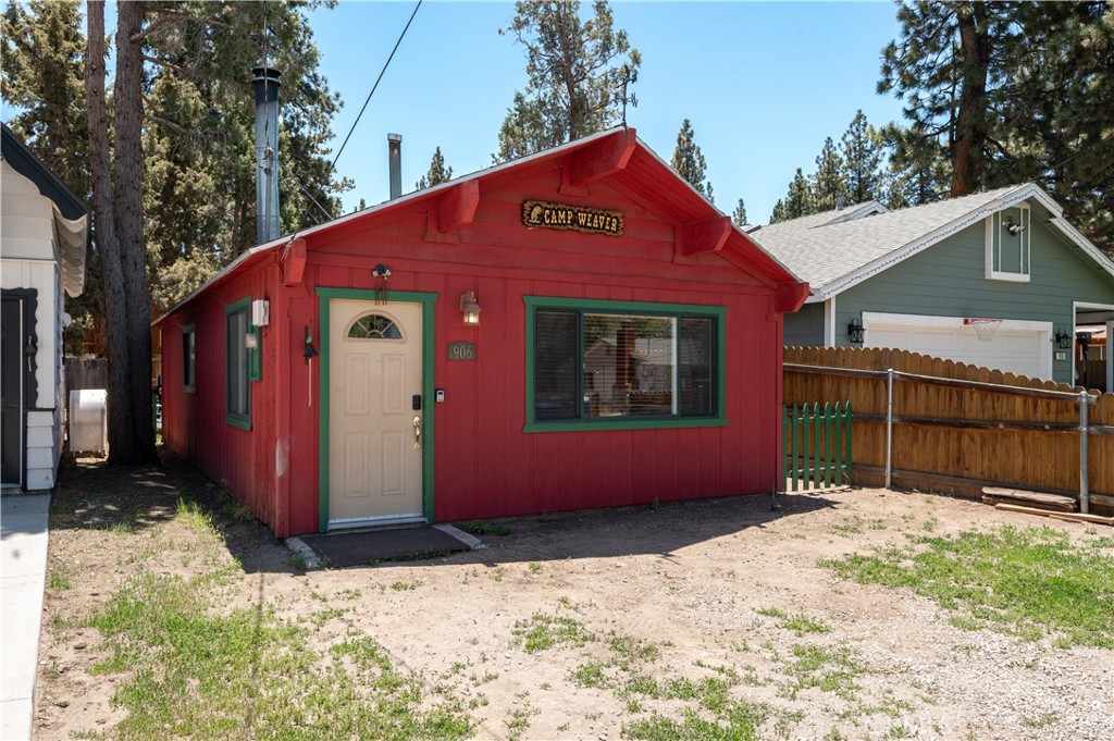 906 W Country Club Boulevard Property Photo 3
