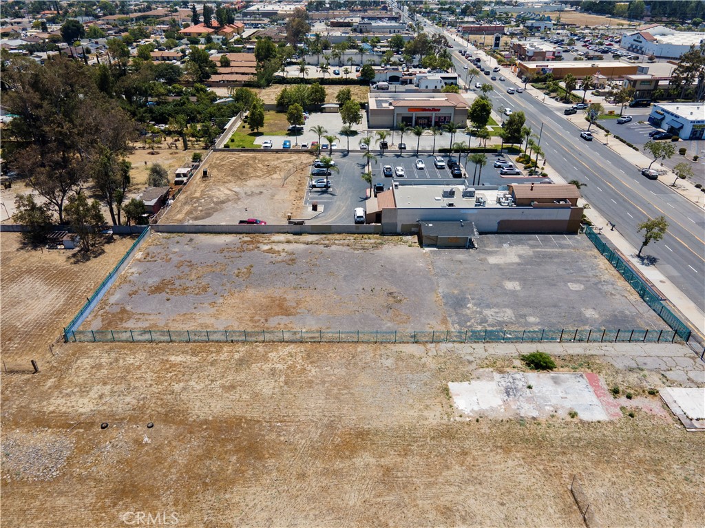 9491 Sierra Avenue Property Photo 3