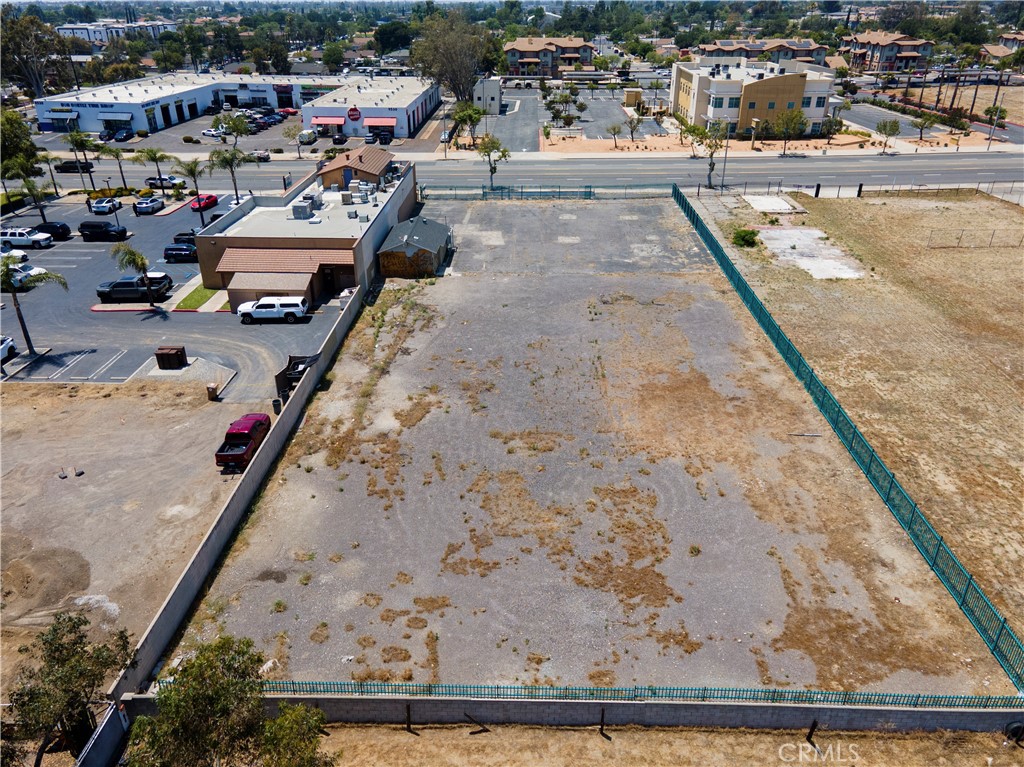 9491 Sierra Avenue Property Photo 4