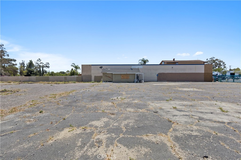 9491 Sierra Avenue Property Photo 11