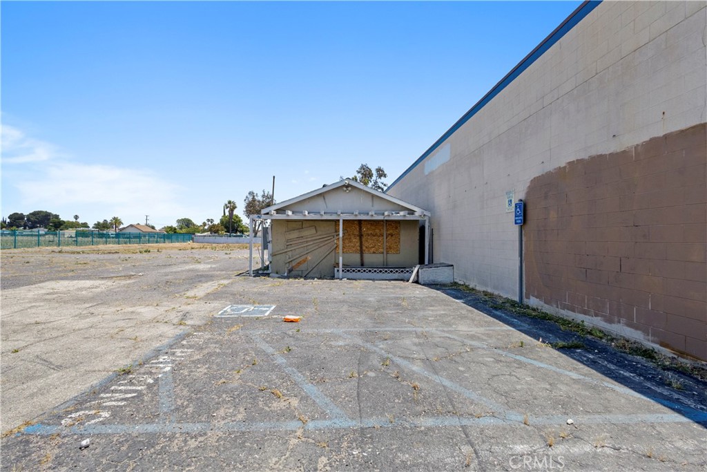 9491 Sierra Avenue Property Photo 12